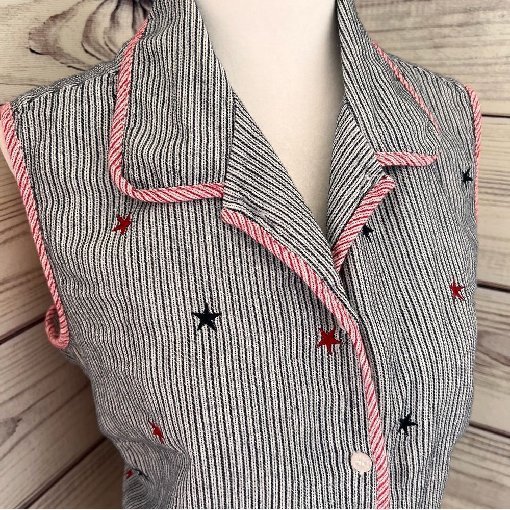 Vintage 4th of July Striped Star Embroidered Sleeveless Linen Button Down Shirt - Picture 2 of 5